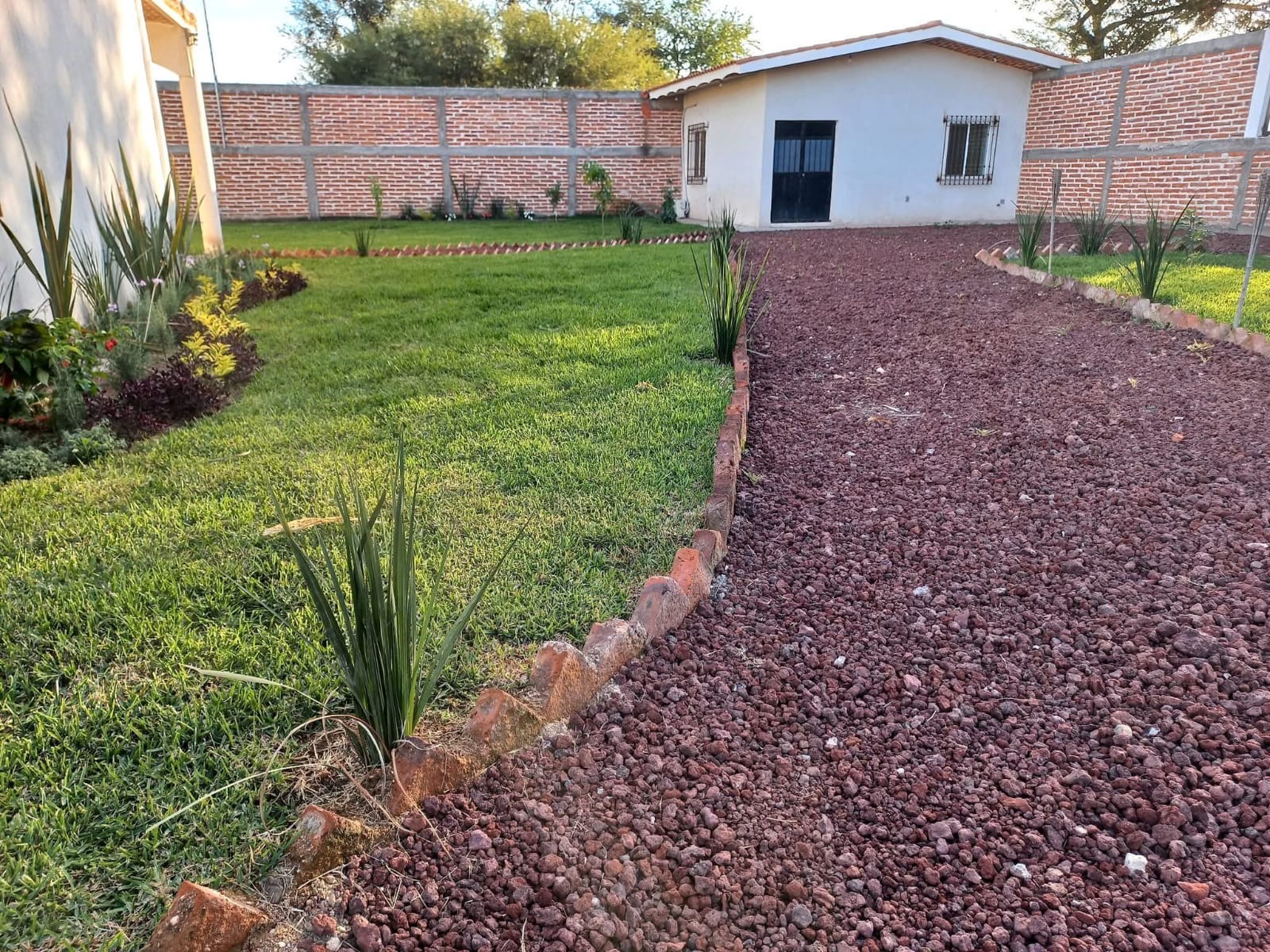 Jardín terminado por Garden Inc.